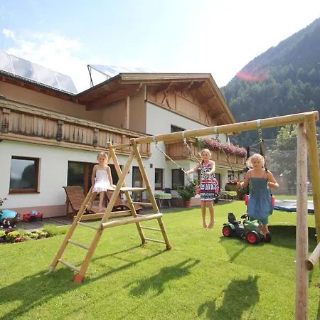 Zell Apartment *